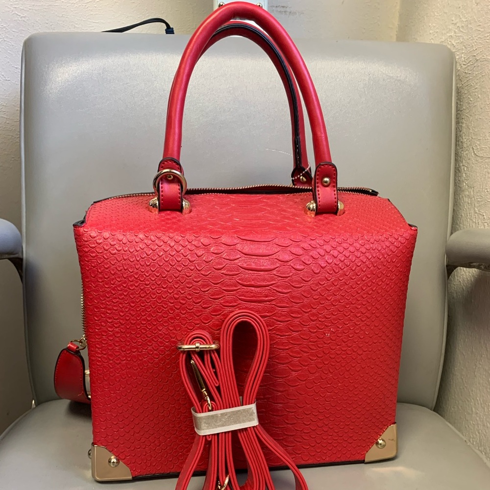 Elegant Red Textured Handbag